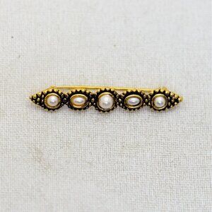 Vintage White Faux Pearls Gold Tone Stick Shaped Brooch - T22